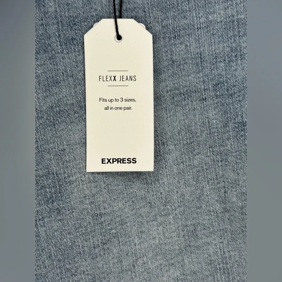 SOLD NWT Express Mid Rise Light Wash FlexX Skyscraper Jeans (Size L Reg) - Picture 6 of 11